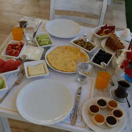 Aria Boutique Hotel 3*